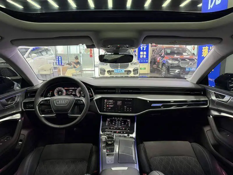 Audi A7L 2024 45 TFSI quattro Luxury Edition — 10