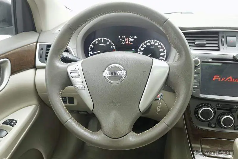 Sylphy 2012 1.6XL CVT Deluxe Edition — 14
