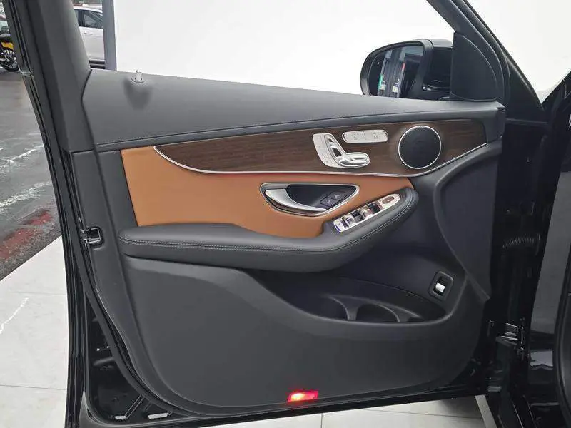 Mercedes-Benz GLC 2021 GLC 260 L 4MATIC Luxury — 9