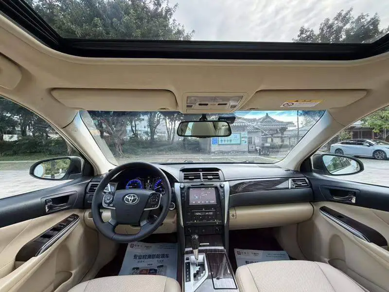 Camry 2015 Hybrid 2.5HG Luxury Navigation Edition — 15
