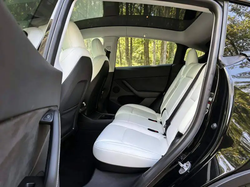 Model Y 2023 rear-wheel drive version — 17