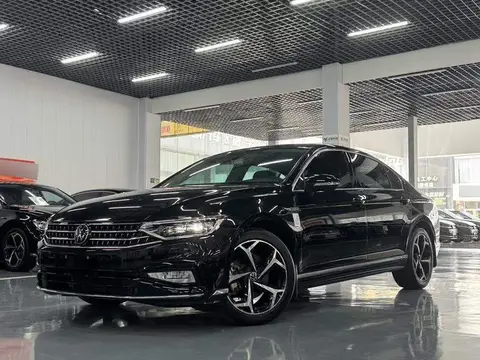 Magotan 2024 2 million units of 330TSI DSG luxury model