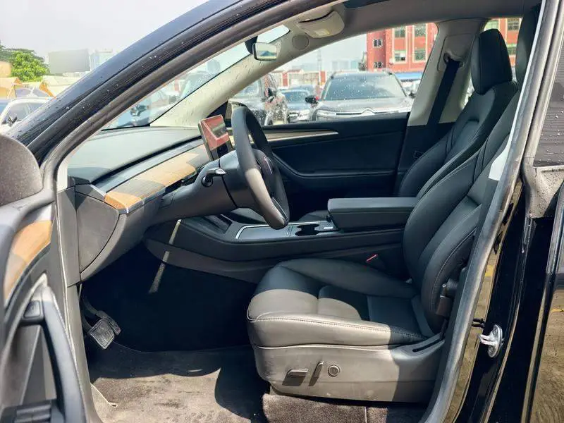Model Y 2022 facelifted rear-wheel drive version — 17