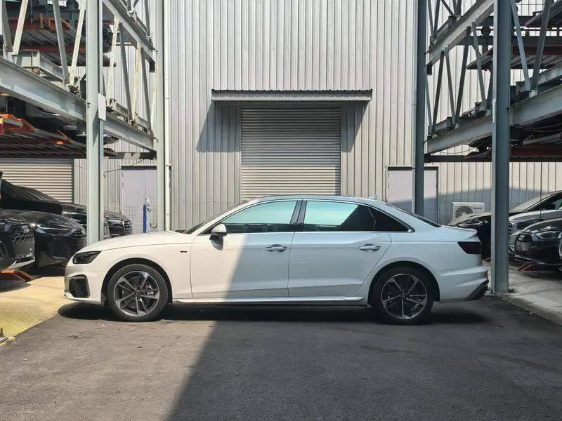 Audi A4L 2024 40 TFSI Stylish and Dynamic — 3