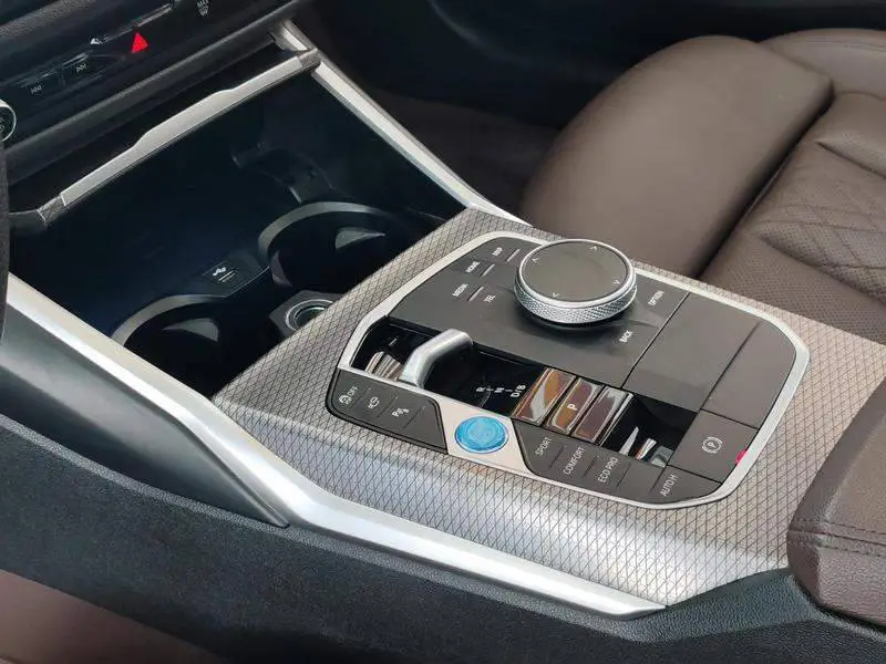 BMW i3 2023 eDrive 40 L Night Sport Package — 14