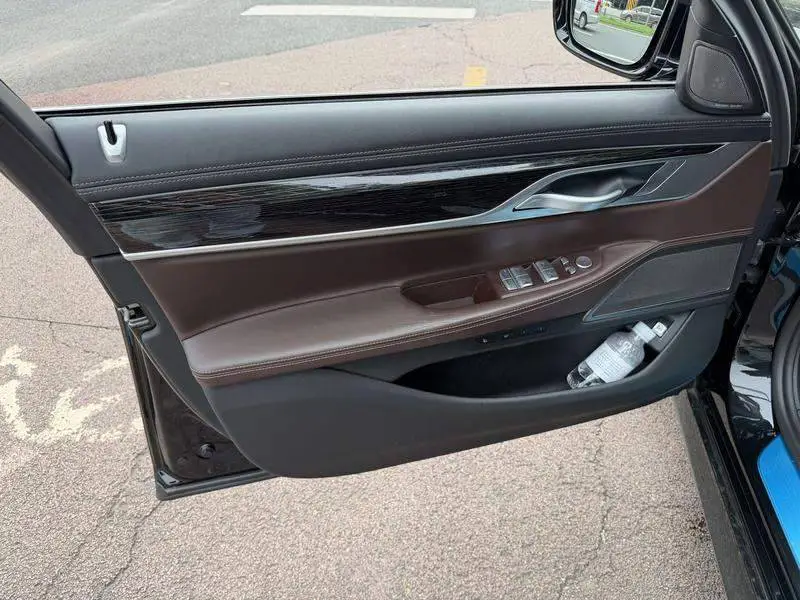BMW 7 Series 2021 730Li M Sport Package — 5