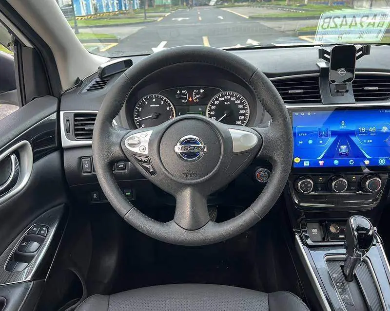 Sylphy 2018 1.6XV CVT Premium Edition — 18
