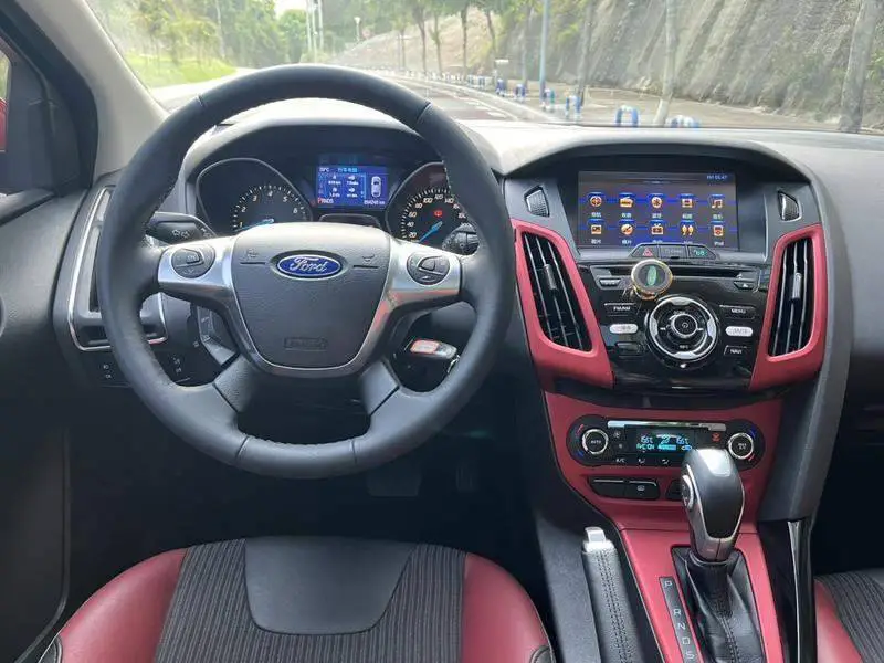 Fox 2012 Hatchback 2.0L Automatic Luxury Sports — 20