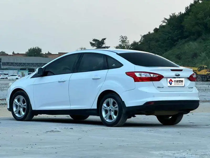 Fox 2012 Sedan 1.6L Automatic Comfort — 3