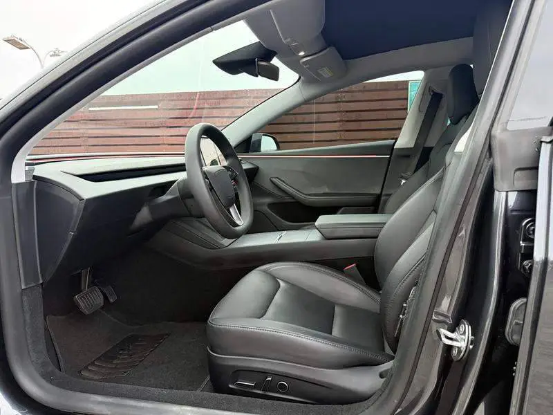 Model 3 2023 rear-wheel drive version — 14