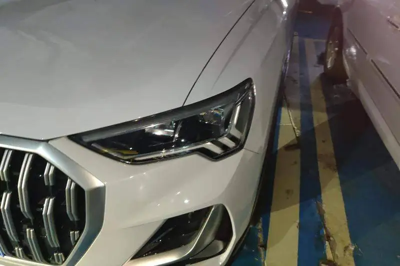 Audi Q3 2024 35 TFSI Progressive Elegant Edition — 4