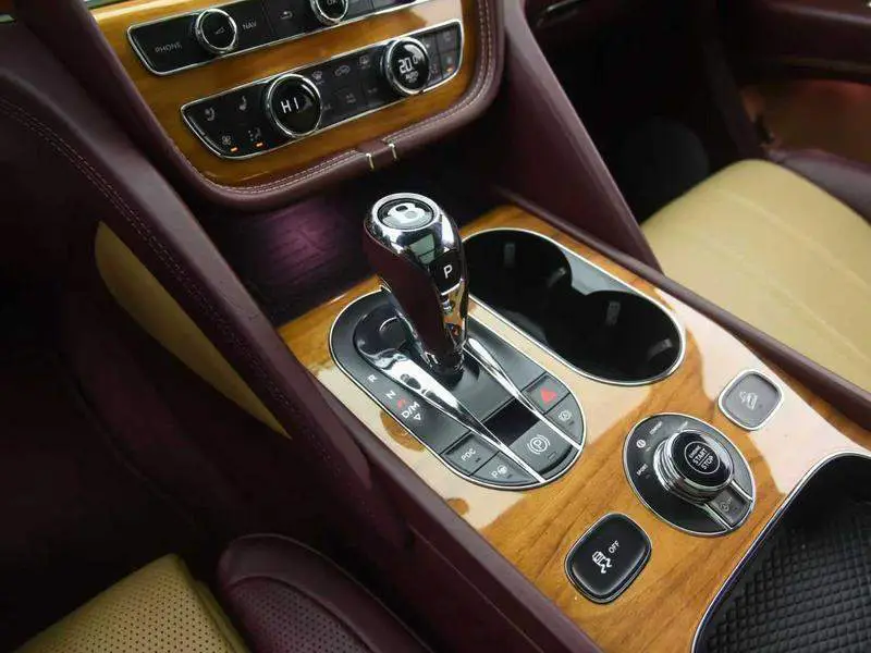 Bentayga 2021 4.0T V8 — 12