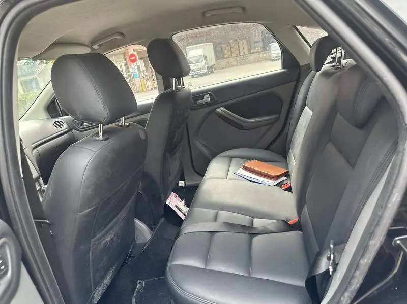 Fox 2009 Hatchback 1.8L Manual Comfort Edition — 12
