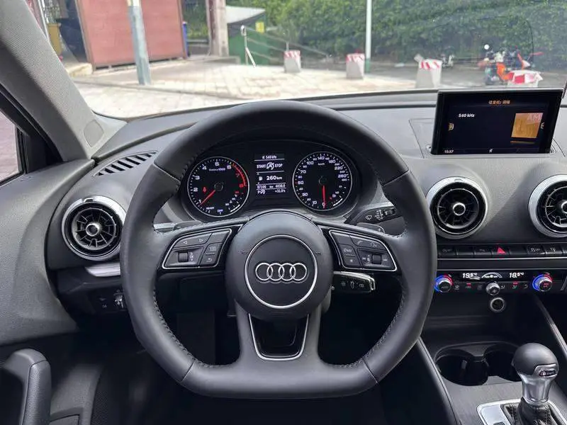 Audi A3 2017 Sportback 35 TFSI Sports — 10