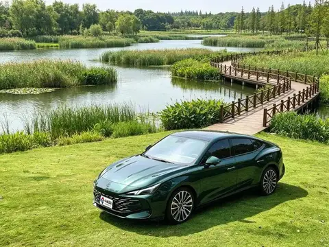 MG7 2023 1.5T DCT Elegant Edition