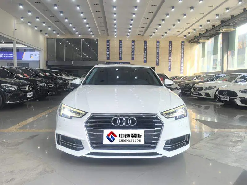Audi A4L 2019 40 TFSI Progressive National VI — 2