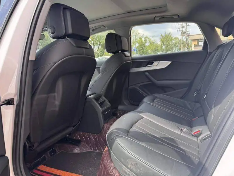 Audi A4L 2023 40 TFSI Stylish and Dynamic — 12