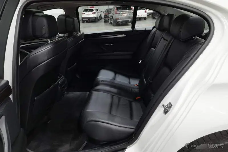 BMW 5 Series 2011 523Li Luxury Model — 19