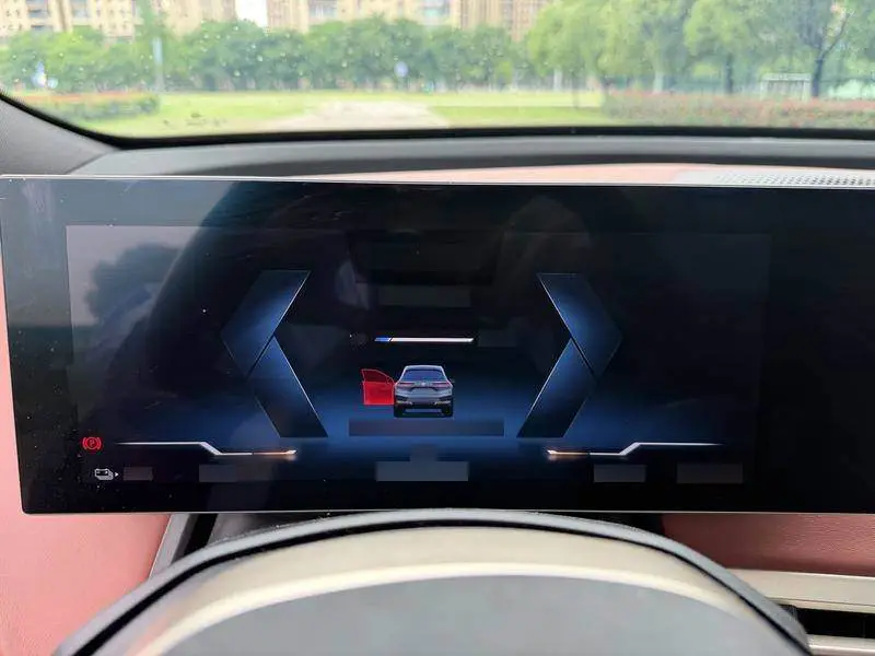 BMW iX 2023 xDrive50 — 7