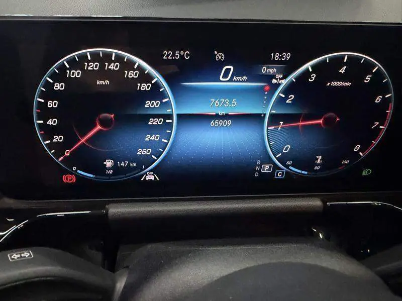 Mercedes-Benz GLA 2023 GLA 220 — 15