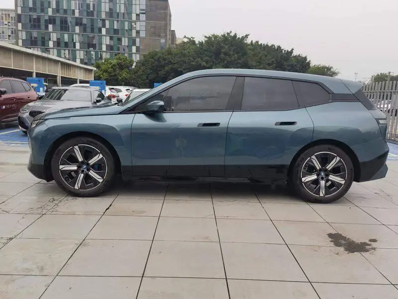 BMW iX 2022 xDrive40 — 3
