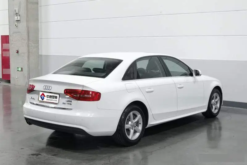 Audi A4L 2015 35 TFSI Automatic Standard Model — 4