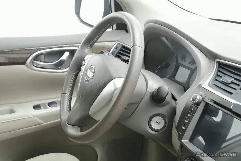 Sylphy 2012 1.6XL CVT Deluxe Edition — 12