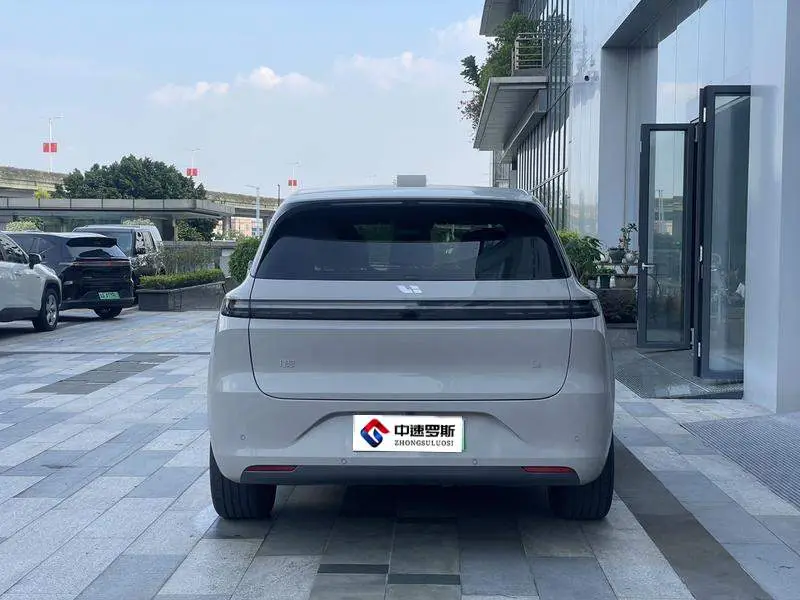 Ideal L6 2025 Pro Intelligent Refresh Edition — 10