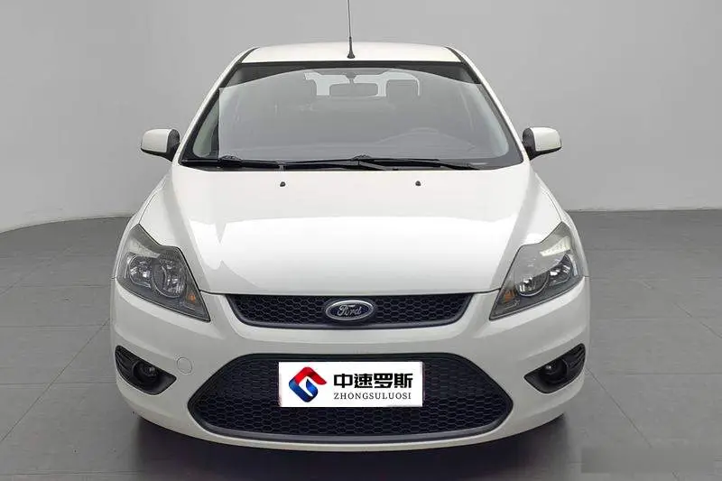 Fox 2013 Hatchback Classic 1.8L Manual Basic Model — 2