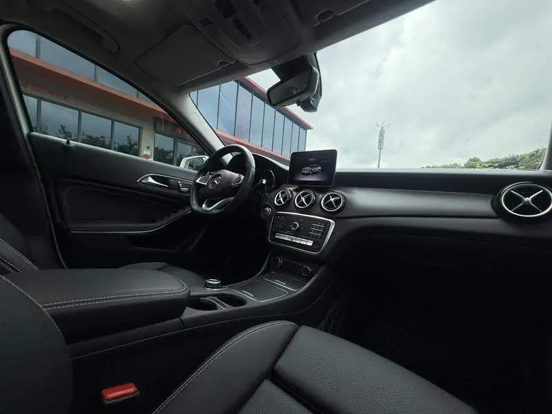 Mercedes-Benz GLA 2019 GLA 200 Dynamic — 17