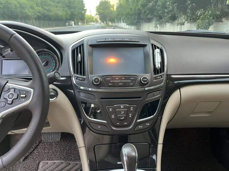 Regal 2014 2.0L Elite Fashion Edition — 9