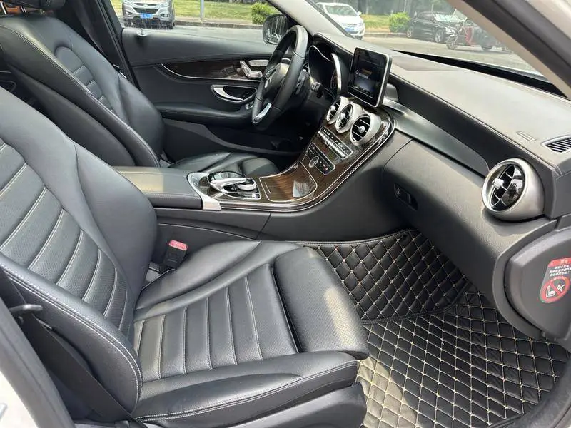 Mercedes-Benz C-Class 2015 facelifted C 200 L — 14