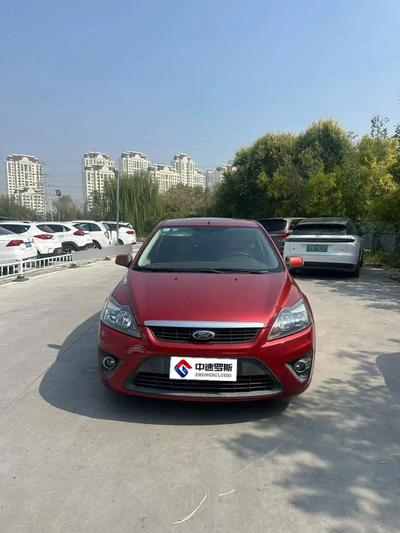 Fox 2011 Hatchback 1.8L Automatic Fashion Model — 2