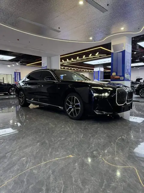 BMW 7 Series 2023 735Li M Sport Package