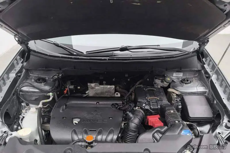 ASX 2013 2.0L CVT 2WD Deluxe Edition — 5