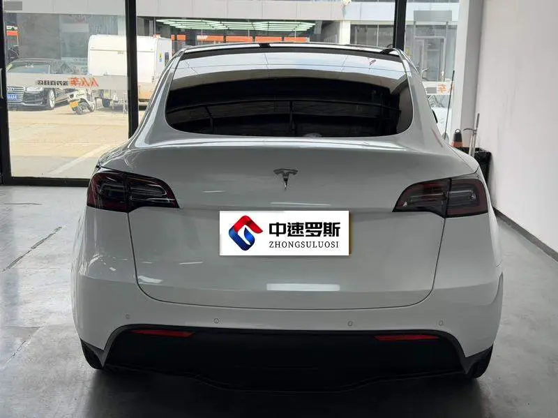 Model Y 2022 facelifted rear-wheel drive version — 4