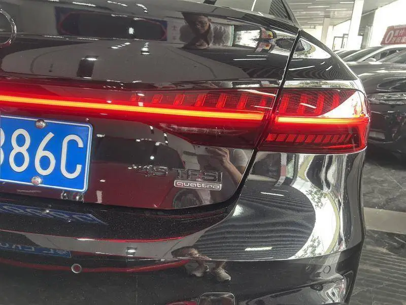 Audi A7L 2023 45 TFSI quattro S-line Black Warrior Edition — 12