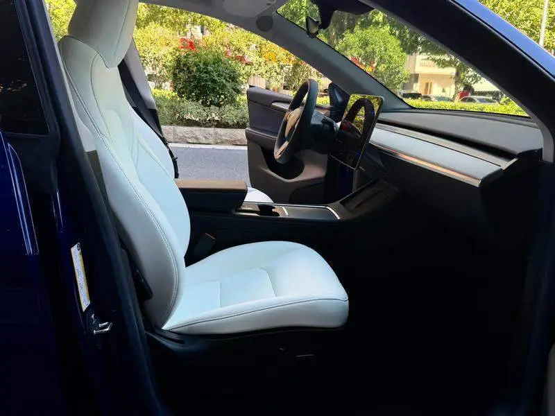 Model Y 2022 Performance All-Wheel Drive — 14
