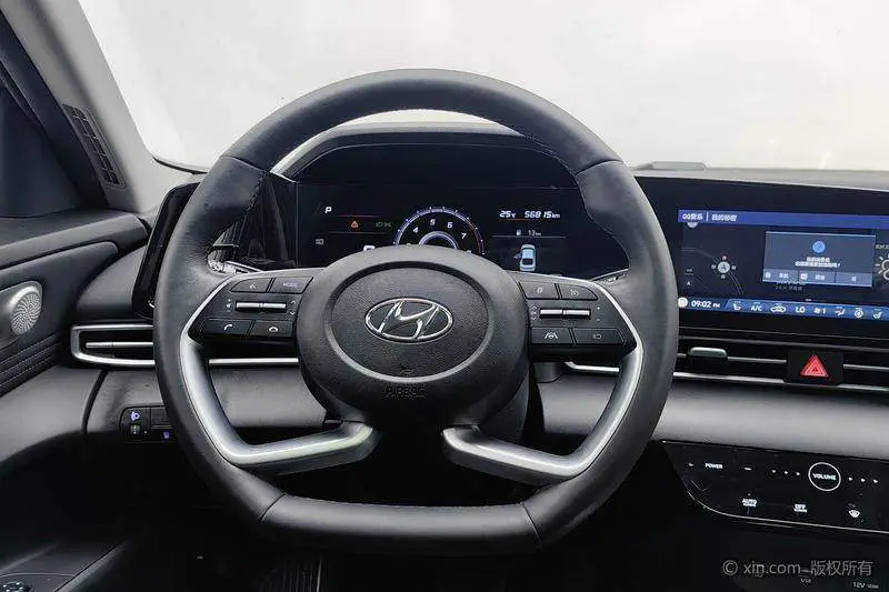Elantra 2022 1.5L CVT LUX Premium Edition — 13