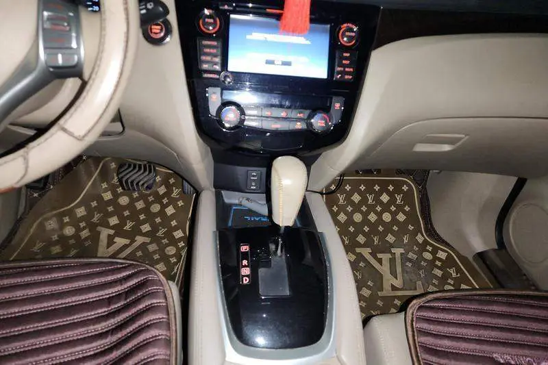 X-Trail 2014 2.5L CVT Supreme Edition 4WD — 14