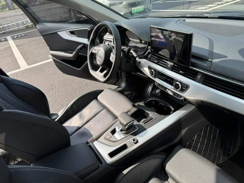 Audi A4L 2022 40 TFSI Luxury Dynamic Edition — 14