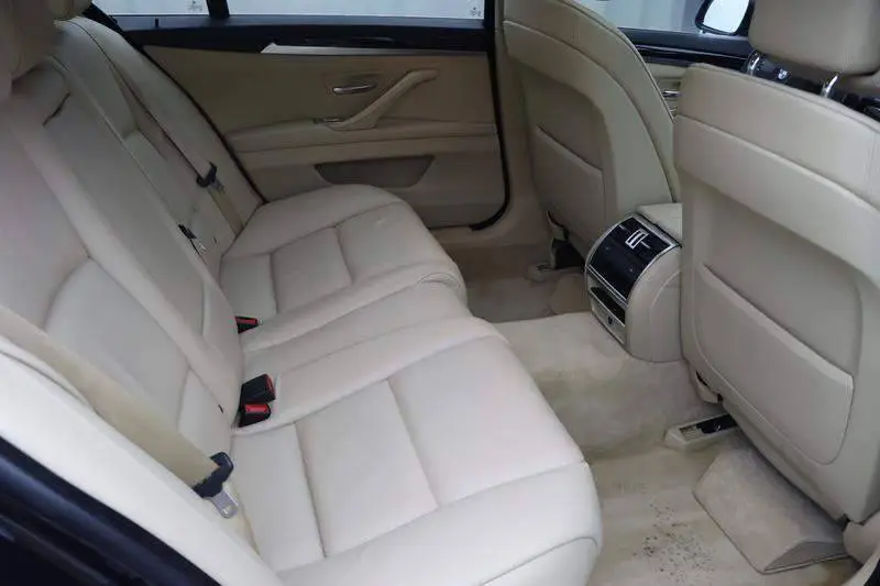 BMW 5 Series 2013 525Li Luxury — 18