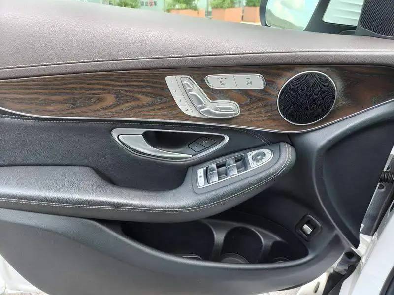 Mercedes-Benz GLC 2020 GLC 300 L 4MATIC Dynamic — 11