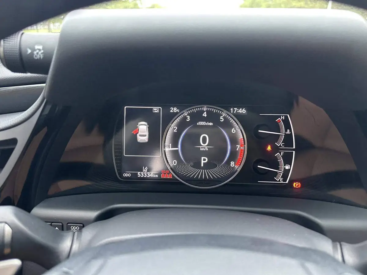 Lexus ES 2022 200 Excellence Edition — 11