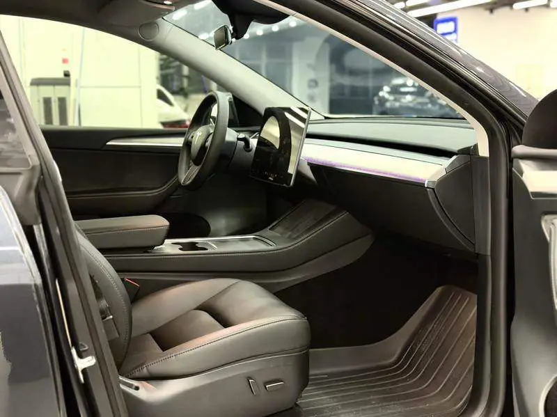 Model Y 2024 rear-wheel drive version — 16
