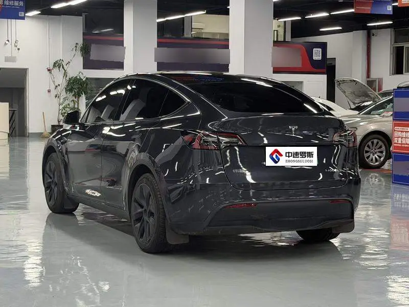 Model Y 2024 rear-wheel drive version — 4