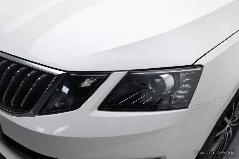 Octavia 2019 1.5L Automatic Luxury Edition — 7