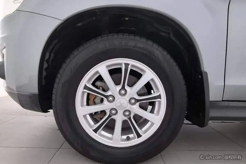 ASX 2013 2.0L CVT 2WD Deluxe Edition — 8