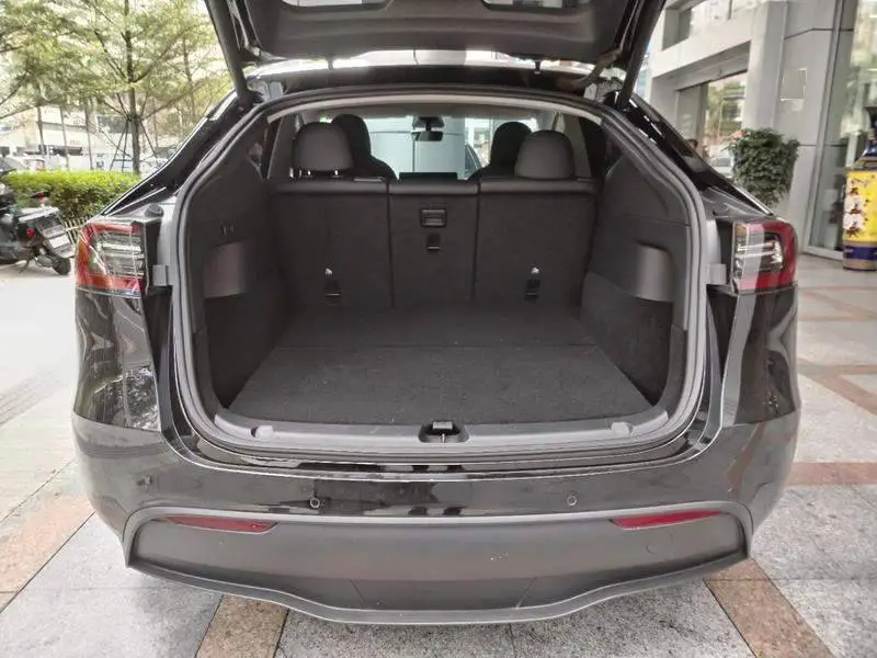 Model Y 2021 Long Range All-Wheel Drive — 19