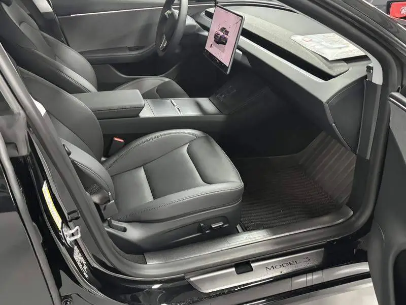 Model 3 2025 facelifted rear-wheel drive version — 6